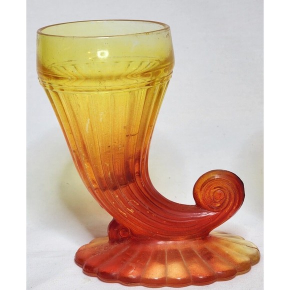 Jeannette Glass Amberina Horn of Plenty Vases Cornucopia Vintage Set Of 2 - Picture 3 of 9